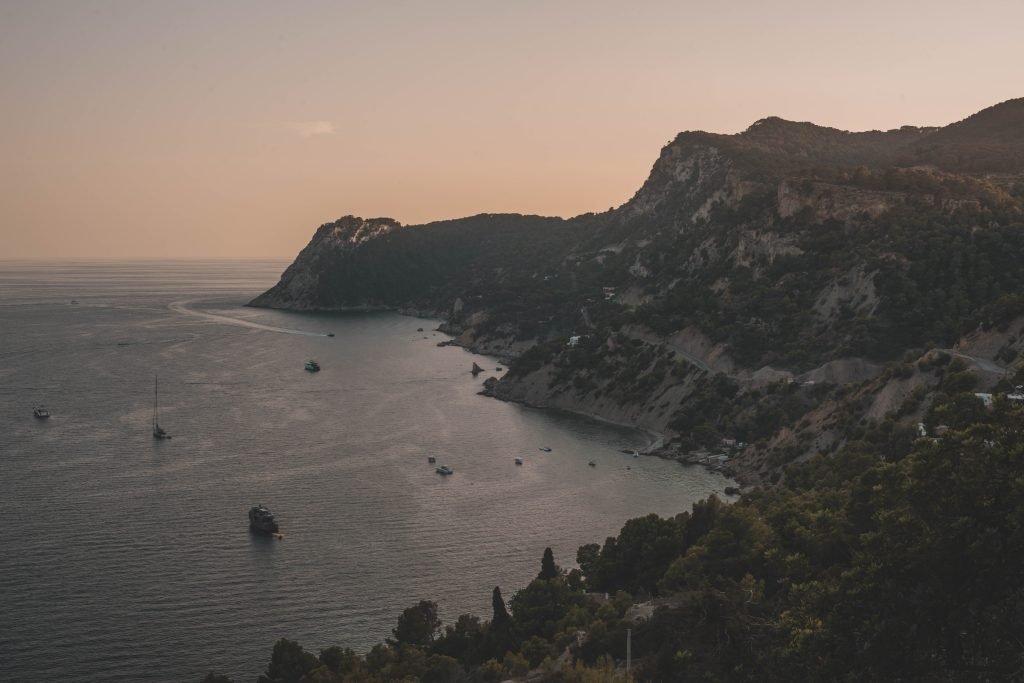 atardecer en Cap Llentirsa en Ibiza